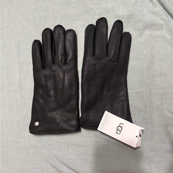 UGG Other - UGG Men’s Black Leather Perforated Dress Gloves